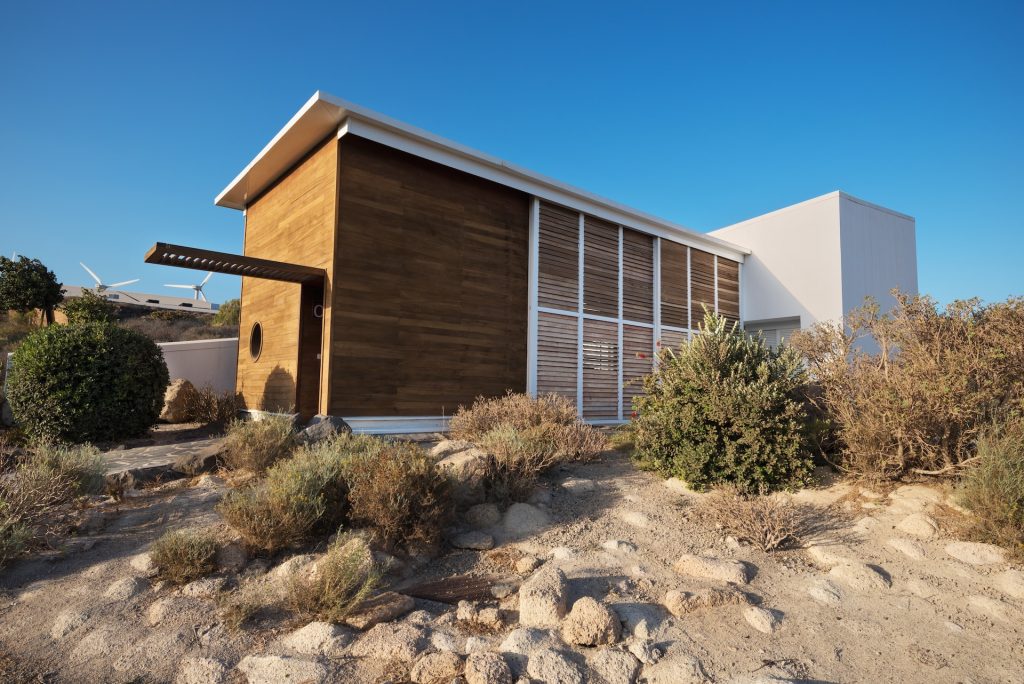 Maison bioclimatique dans le sud de l'île de Tenerife. Elle a été conçue comme un laboratoire de sources d'énergie renouvelables appliquées à l'architecture.